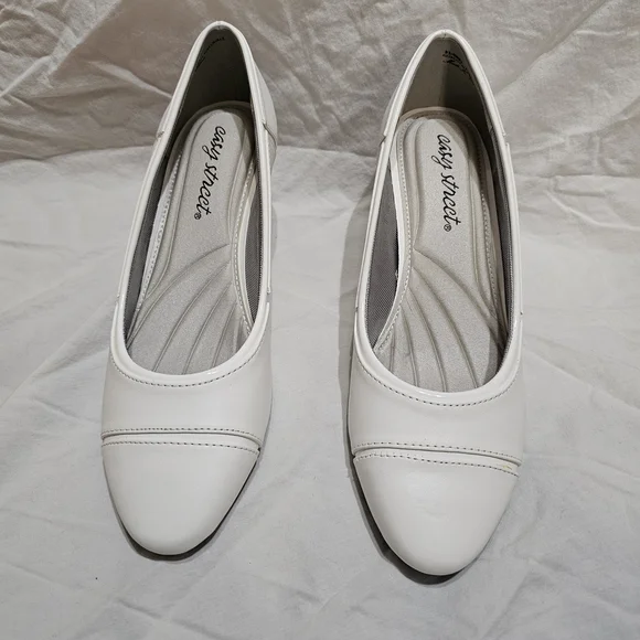 Easy Street Women's White Heels - Picture 3 of 8